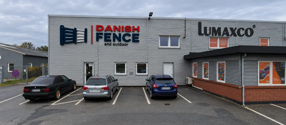Danish Fence butik og lager i Vejle, facade med skilt
